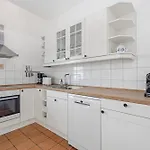 Reetdachhaus Mara Holiday home *