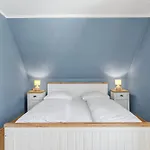 Holiday home Reetdachhaus Mara Bohl