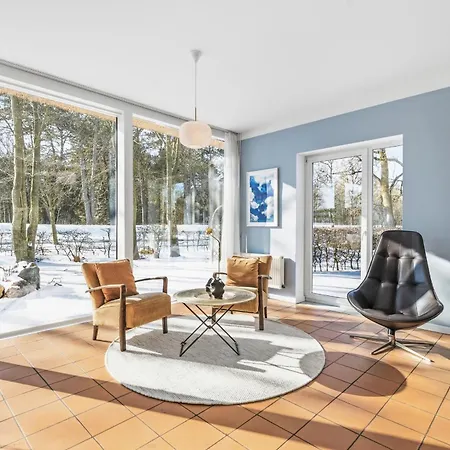 別荘 Reetdachhaus Mara *